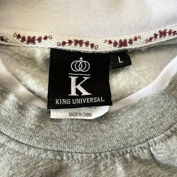 Grandmacore Embroidered Gray Crewneck Sweatshirt with Floral Heart Design - Picture 5 of 8